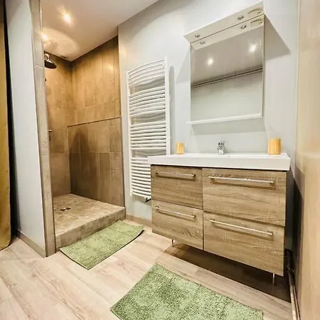 Au Coeur De Apartment Bruyeres-et-Montberault